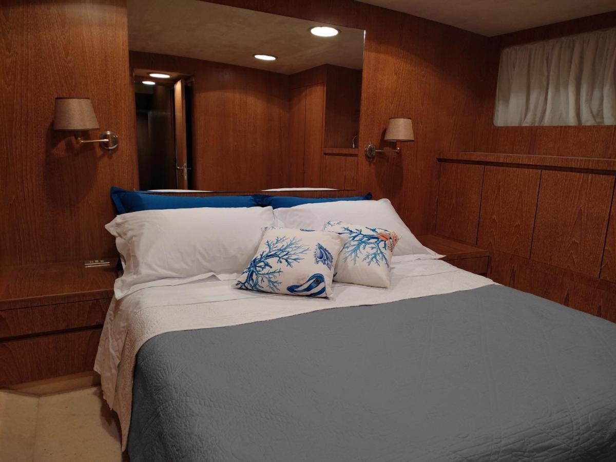 מלון ארבאטקס Boat & Breakfast Lucretia, Luxury Yacht מראה חיצוני תמונה