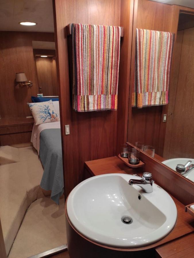 מלון ארבאטקס Boat & Breakfast Lucretia, Luxury Yacht מראה חיצוני תמונה