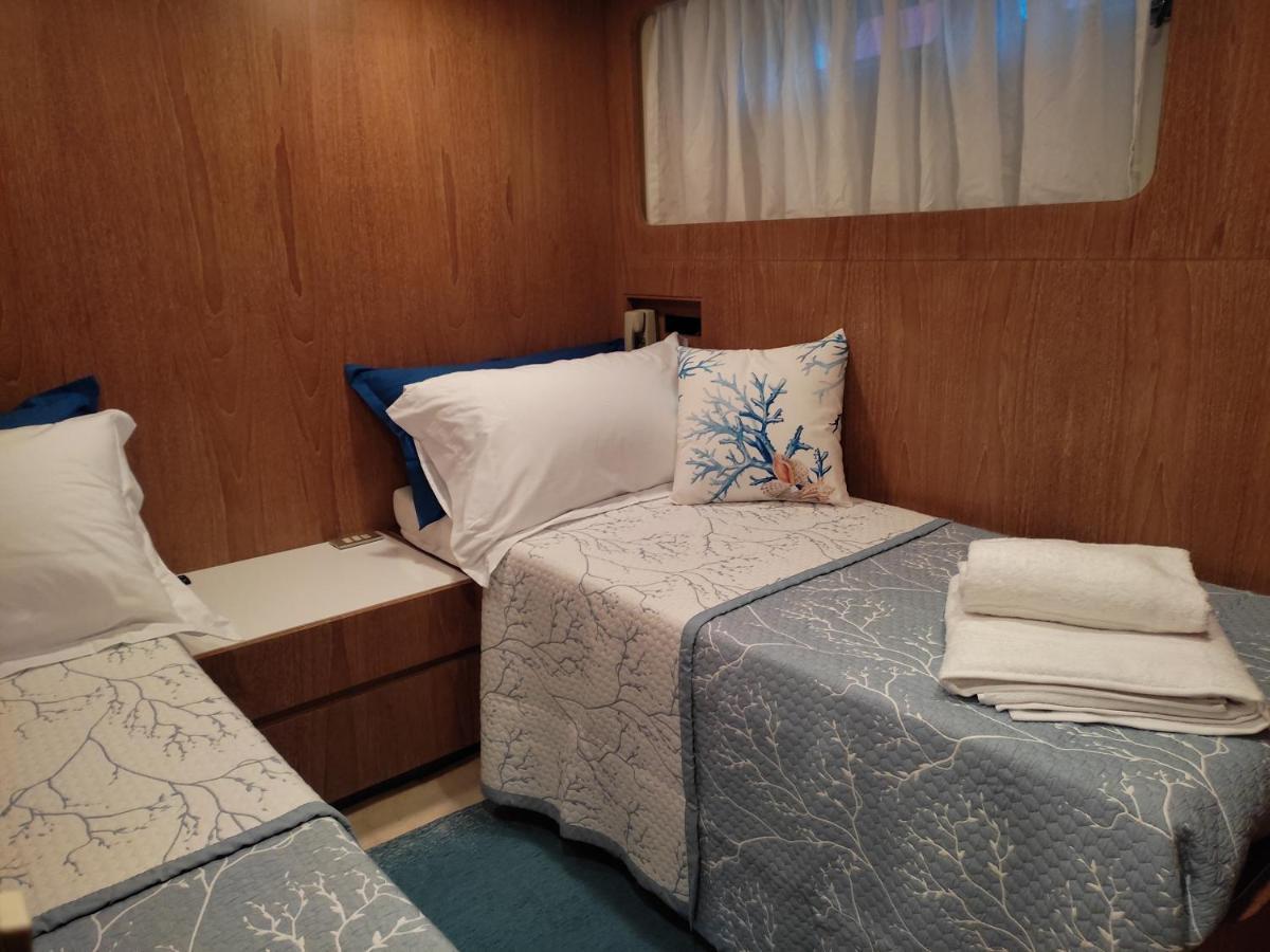 מלון ארבאטקס Boat & Breakfast Lucretia, Luxury Yacht מראה חיצוני תמונה