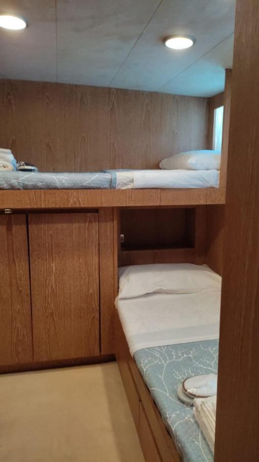 מלון ארבאטקס Boat & Breakfast Lucretia, Luxury Yacht מראה חיצוני תמונה