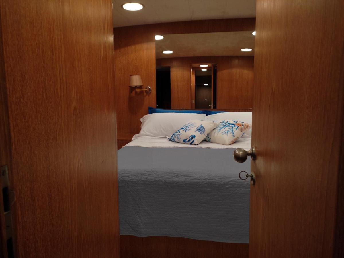 מלון ארבאטקס Boat & Breakfast Lucretia, Luxury Yacht מראה חיצוני תמונה