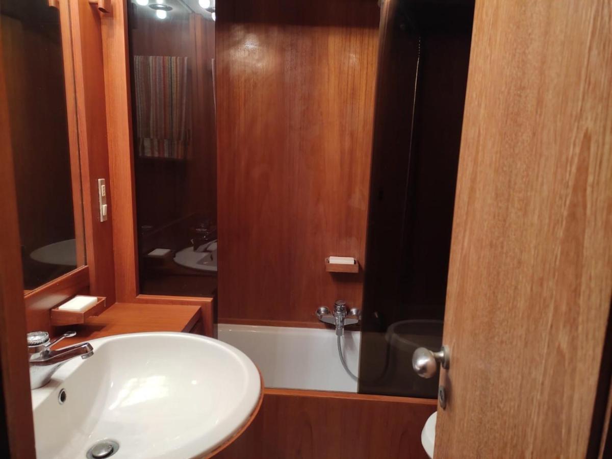 מלון ארבאטקס Boat & Breakfast Lucretia, Luxury Yacht מראה חיצוני תמונה