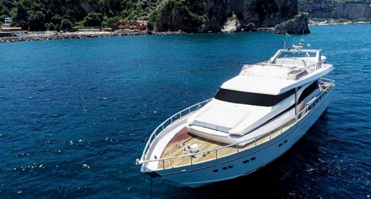 מלון ארבאטקס Boat & Breakfast Lucretia, Luxury Yacht מראה חיצוני תמונה